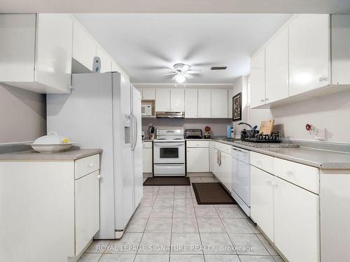 123 Corner Ridge Rd, Aurora, ON - Indoor Photo Showing Kitchen