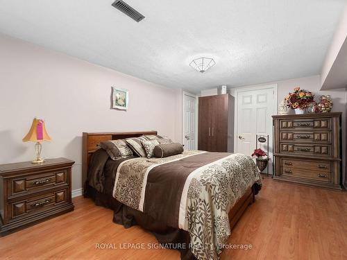 123 Corner Ridge Rd, Aurora, ON - Indoor Photo Showing Bedroom