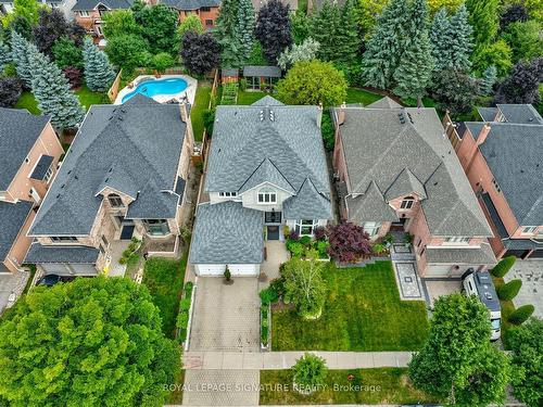 123 Corner Ridge Rd, Aurora, ON - Outdoor With In Ground Pool