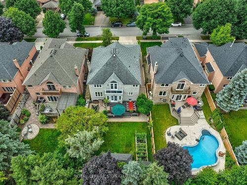 123 Corner Ridge Rd, Aurora, ON - Outdoor With In Ground Pool