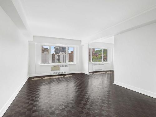 Salon - 902-3465 Rue Redpath, Montréal (Ville-Marie), QC - Indoor Photo Showing Living Room