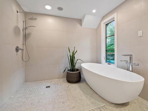 Ensuite bathroom - 8 Rue Magnolia, Baie-D'Urfé, QC - Indoor Photo Showing Bathroom