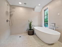 Ensuite bathroom - 