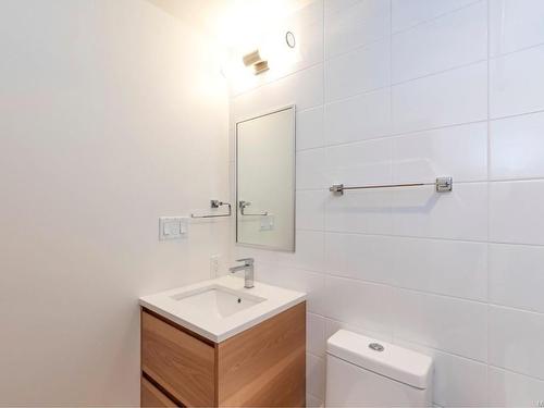 508-989 Johnson St, Victoria, BC - Indoor Photo Showing Bathroom