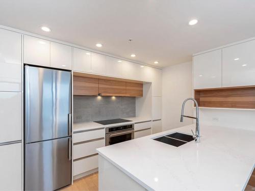 508-989 Johnson St, Victoria, BC - Indoor Photo Showing Kitchen With Stainless Steel Kitchen With Double Sink With Upgraded Kitchen