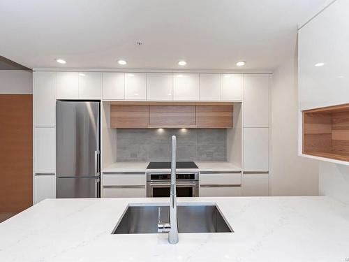 508-989 Johnson St, Victoria, BC - Indoor Photo Showing Kitchen With Stainless Steel Kitchen With Upgraded Kitchen