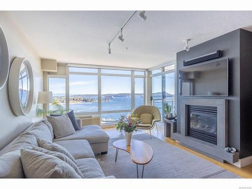 1201-38 Front St, Nanaimo, BC - Indoor Photo Showing Living Room With Fireplace