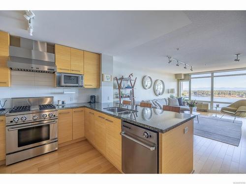 1201-38 Front St, Nanaimo, BC - Indoor Photo Showing Kitchen With Double Sink