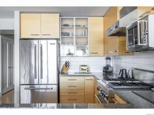 1201-38 Front St, Nanaimo, BC - Indoor Photo Showing Kitchen With Upgraded Kitchen