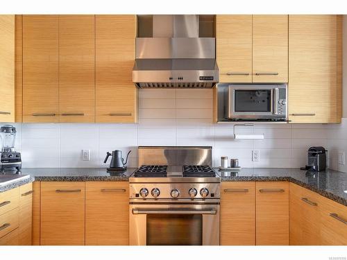 1201-38 Front St, Nanaimo, BC - Indoor Photo Showing Kitchen