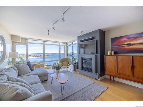 1201-38 Front St, Nanaimo, BC - Indoor Photo Showing Living Room With Fireplace