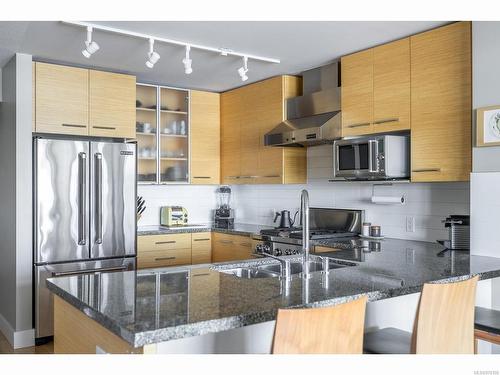 1201-38 Front St, Nanaimo, BC - Indoor Photo Showing Kitchen With Double Sink With Upgraded Kitchen