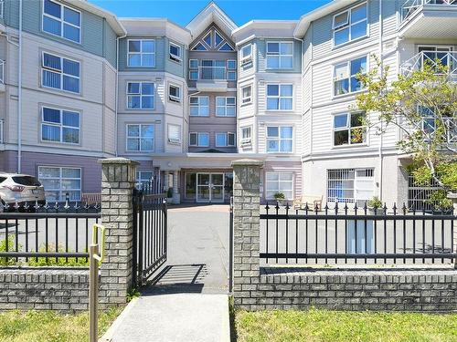 303-1683 Balmoral Ave, Comox, BC - Outdoor With Facade