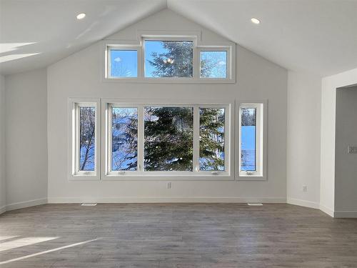 19 Sandstone Place, Kenora, ON - Indoor Photo Showing Other Room