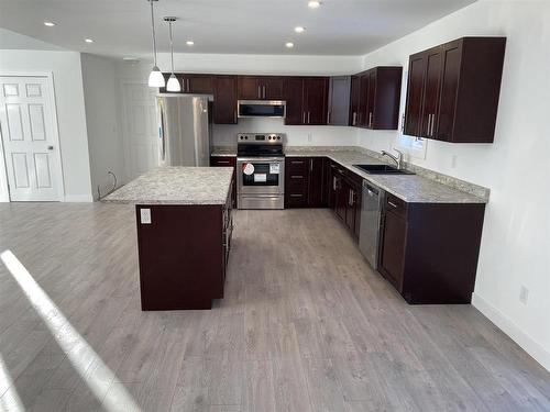 19 Sandstone Place, Kenora, ON - Indoor Photo Showing Kitchen With Upgraded Kitchen