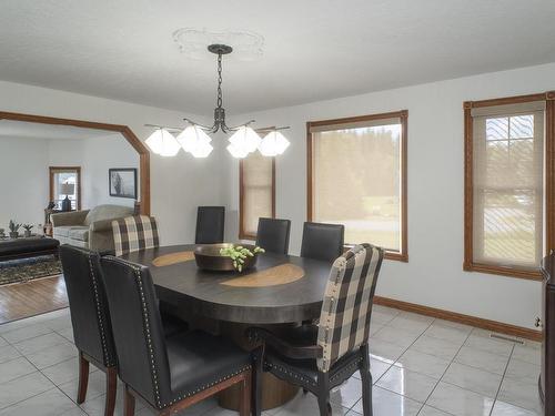 313 Cadillac Circle, Thunder Bay, ON - Indoor Photo Showing Dining Room