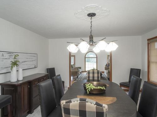 313 Cadillac Circle, Thunder Bay, ON - Indoor Photo Showing Dining Room