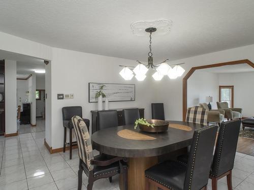 313 Cadillac Circle, Thunder Bay, ON - Indoor Photo Showing Dining Room