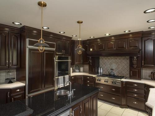 313 Cadillac Circle, Thunder Bay, ON - Indoor Photo Showing Kitchen With Upgraded Kitchen