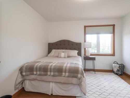 313 Cadillac Circle, Thunder Bay, ON - Indoor Photo Showing Bedroom