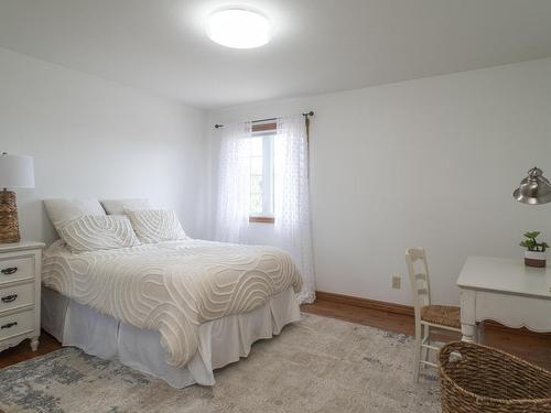 313 Cadillac Circle, Thunder Bay, ON - Indoor Photo Showing Bedroom