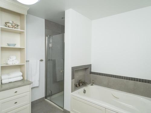 313 Cadillac Circle, Thunder Bay, ON - Indoor Photo Showing Bathroom