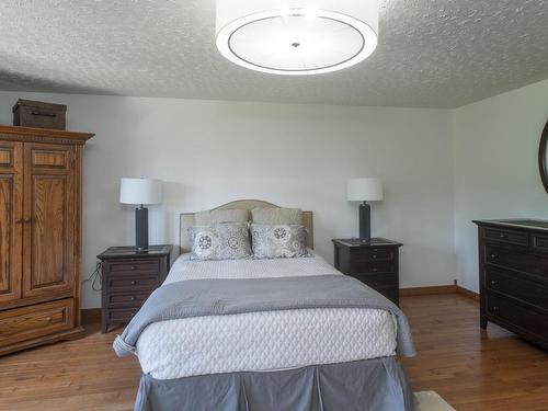 313 Cadillac Circle, Thunder Bay, ON - Indoor Photo Showing Bedroom