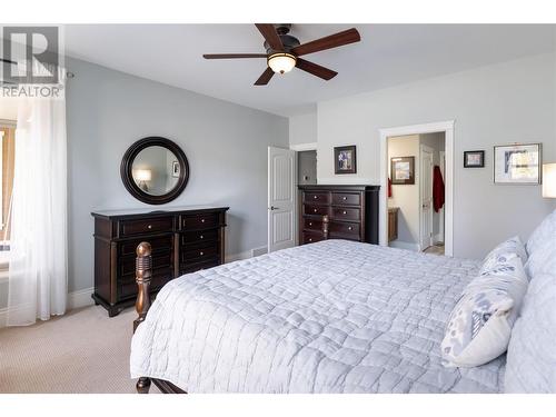 4450 Gordon Drive Unit# 105, Kelowna, BC - Indoor Photo Showing Bedroom