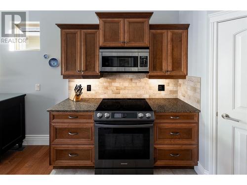 4450 Gordon Drive Unit# 105, Kelowna, BC - Indoor Photo Showing Kitchen