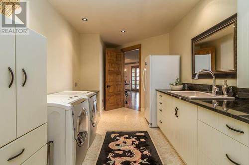 1555 Gregory Road, West Kelowna, BC - Indoor Photo Showing Laundry Room