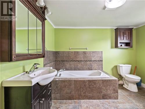 57 Evangeline, Richibucto, NB - Indoor Photo Showing Bathroom