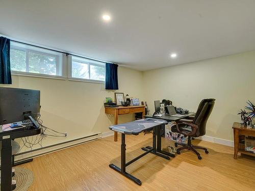 Bedroom - 126 Ch. Des Geais-Bleus, Piedmont, QC - Indoor Photo Showing Office