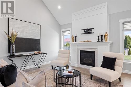 960 Chateau, Windsor, ON - Indoor Photo Showing Living Room With Fireplace