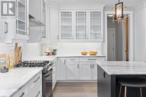 960 Chateau, Windsor, ON - Indoor Photo Showing Kitchen With Upgraded Kitchen