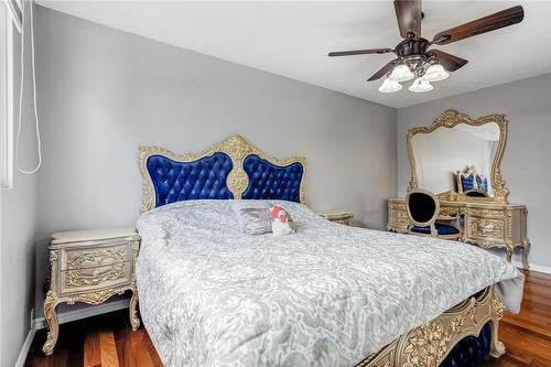 40 Queenslea Drive, Hamilton, ON - Indoor Photo Showing Bedroom