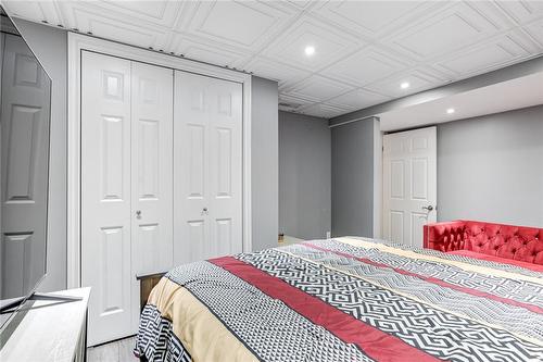 40 Queenslea Drive, Hamilton, ON - Indoor Photo Showing Bedroom