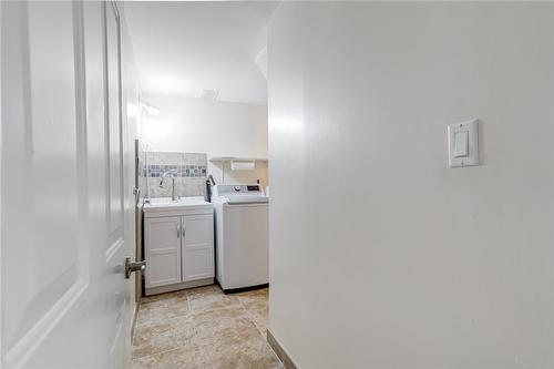 40 Queenslea Drive, Hamilton, ON - Indoor Photo Showing Laundry Room