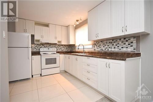 2276 Russell Road, Ottawa, ON - Indoor Photo Showing Kitchen