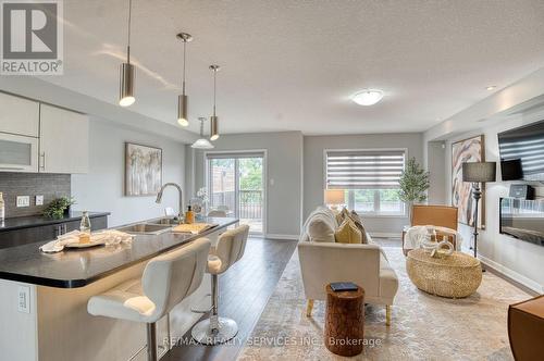 146 Crafter Crescent, Hamilton, ON - Indoor Photo Showing Kitchen With Double Sink