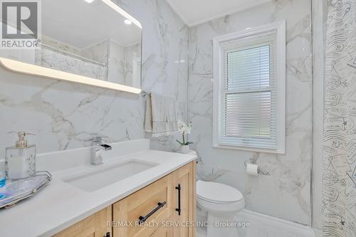 3803 Byng Road, Windsor, ON - Indoor Photo Showing Bathroom