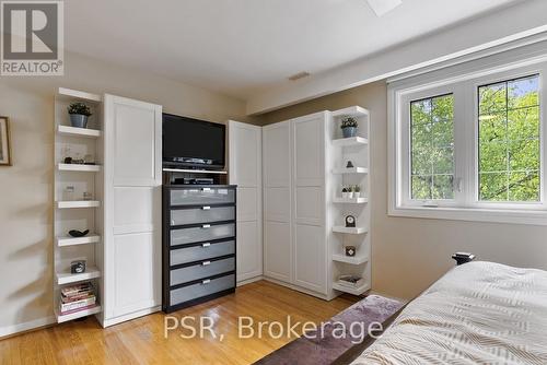 2063 Family Crescent, Mississauga, ON - Indoor Photo Showing Bedroom