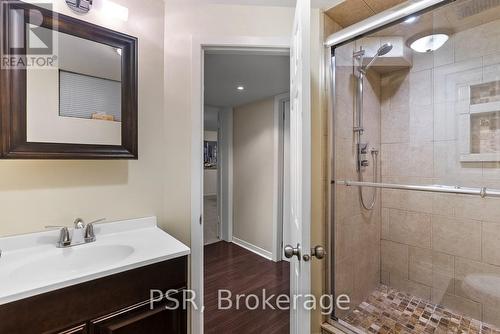 2063 Family Crescent, Mississauga, ON - Indoor Photo Showing Bathroom