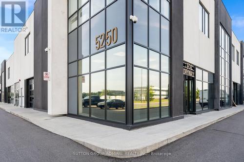 33 - 5250 Solar Drive, Mississauga, ON 