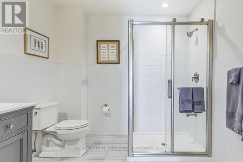 284 Lawson Street, Oakville, ON - Indoor Photo Showing Bathroom