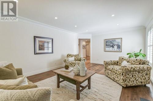 284 Lawson Street, Oakville, ON - Indoor Photo Showing Living Room