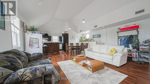 223-227 Gilmore Road, Fort Erie, ON - Indoor Photo Showing Living Room