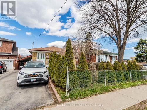 726 Brimorton Drive, Toronto, ON - Outdoor