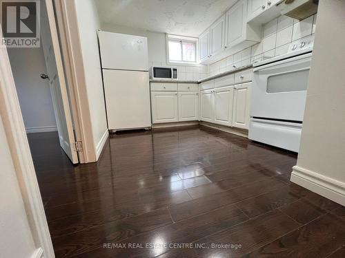 726 Brimorton Drive, Toronto, ON - Indoor Photo Showing Kitchen