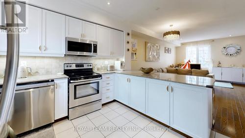41 Bell Estate Road, Toronto, ON - Indoor Photo Showing Kitchen
