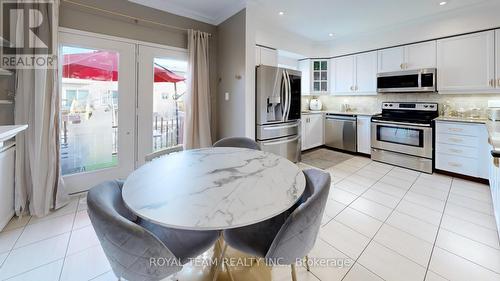 41 Bell Estate Road, Toronto, ON - Indoor Photo Showing Kitchen